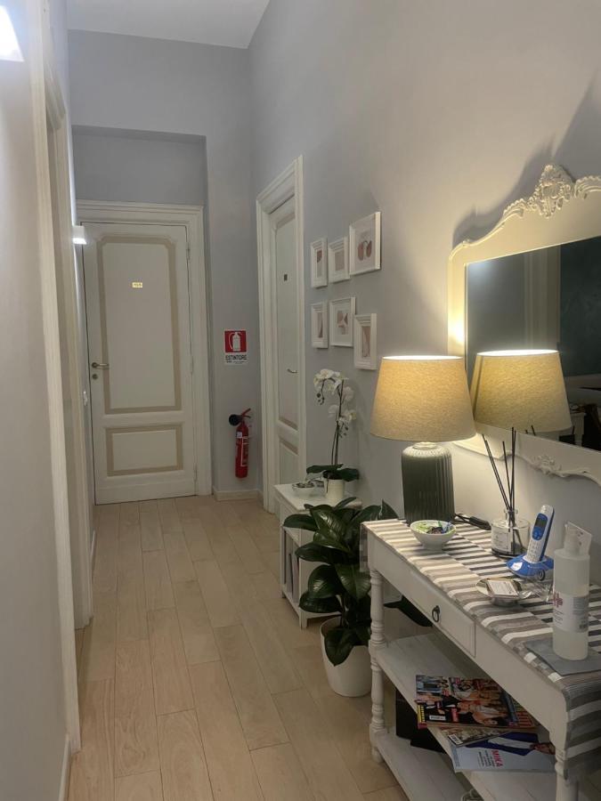 Ad Cavour Luxury Rooms - By Ad Roma מראה חיצוני תמונה